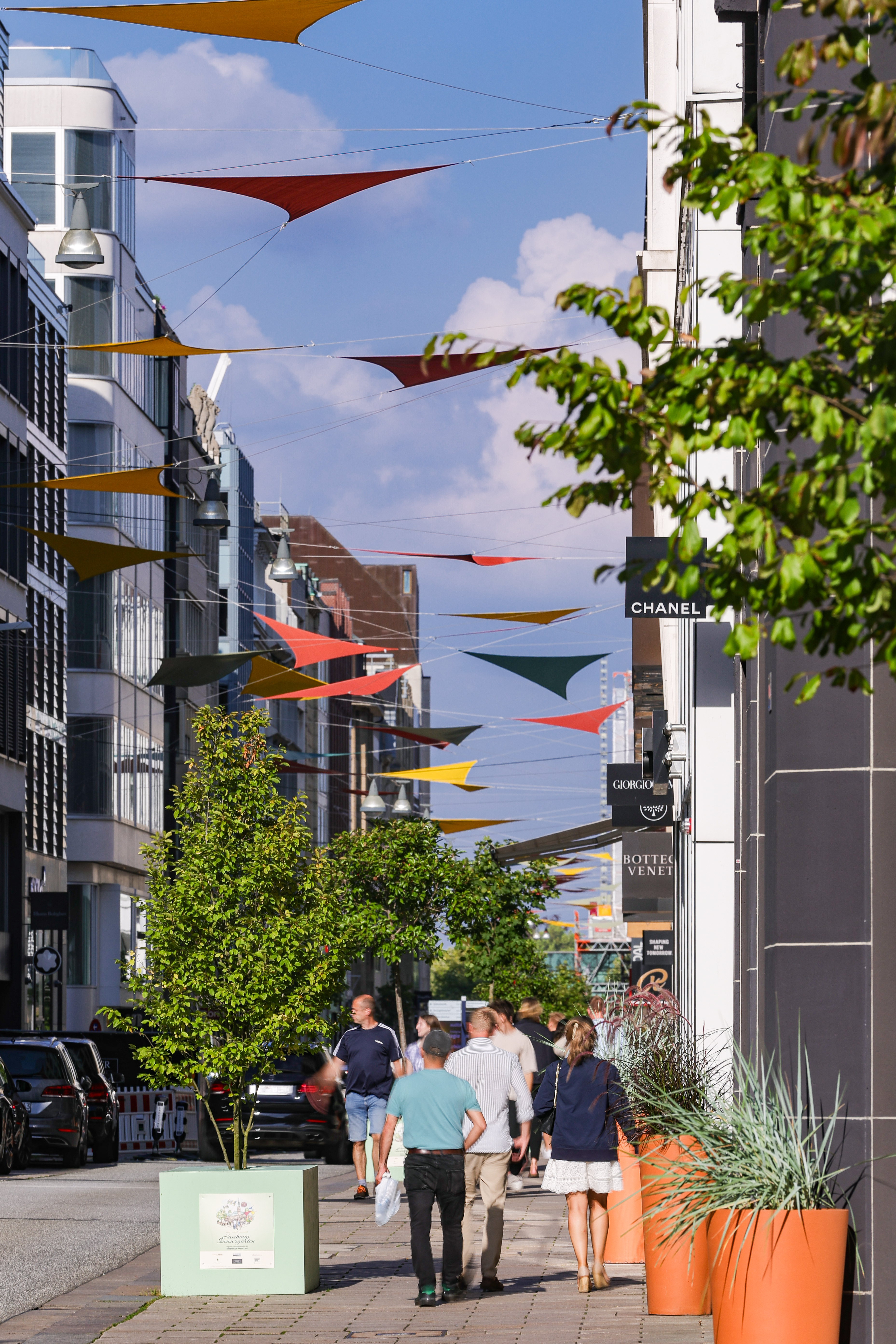 Hamburg Neuer Wall Shopping Luxus Einkaufsmeile Geschäfte Stores