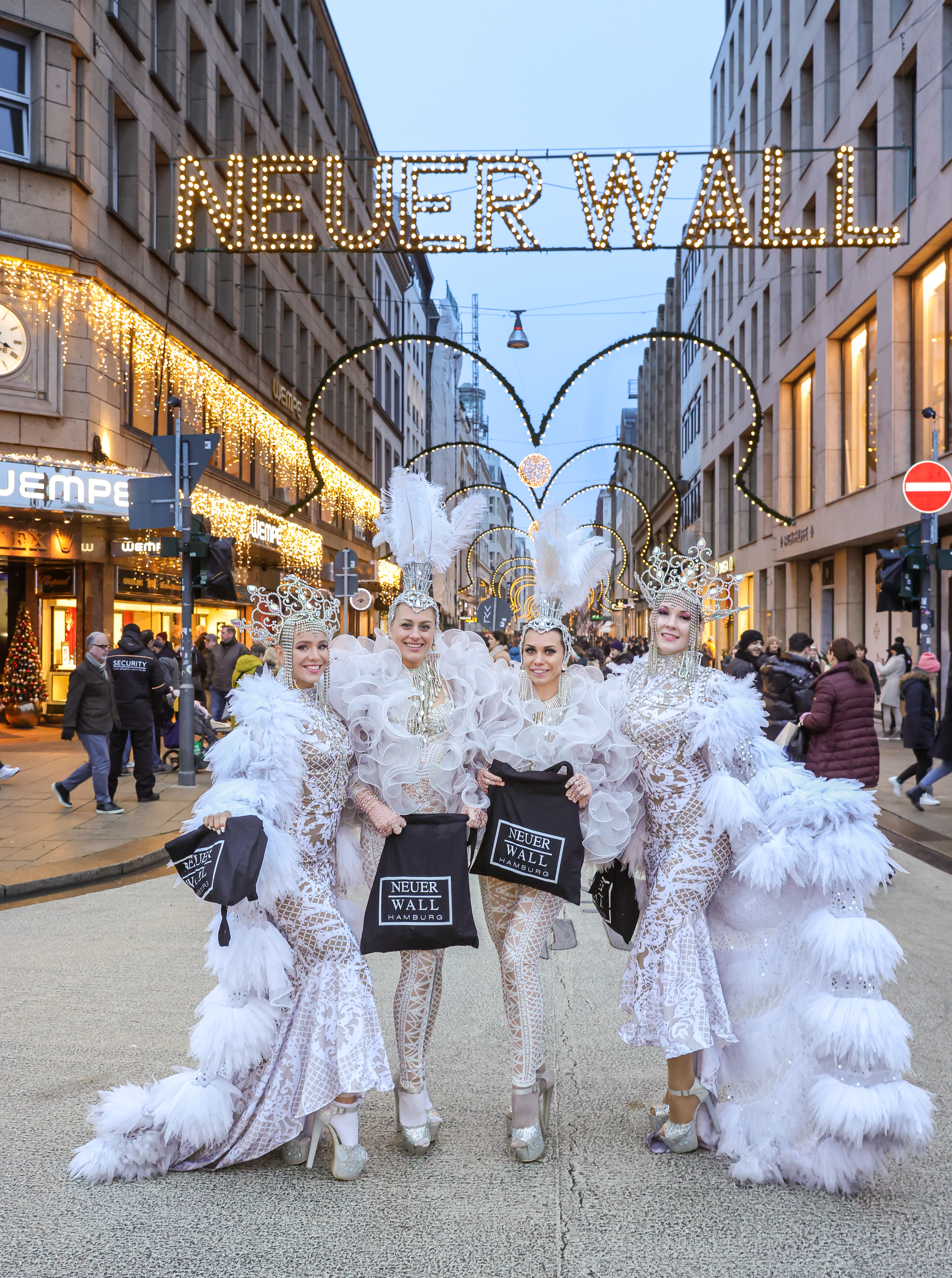 Merry Shopping Neuer Wall Hamburg Walking Acts